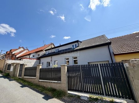 RD 6+kk (možno 7+kk),240 m2, komplet reko. Lišany