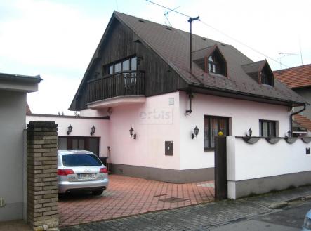 Pronájem domu/vily, 235 m²