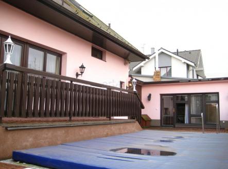 Pronájem domu/vily, 235 m²