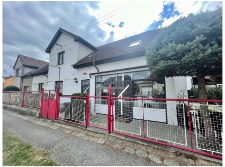 Pronájem kanceláře, 67 m²