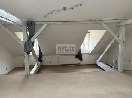 Pronájem bytu, 2+1, 77 m²