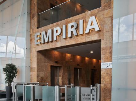 Pronájem kanceláře, 266 m²