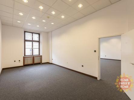 Pronájem - kanceláře, 256 m²