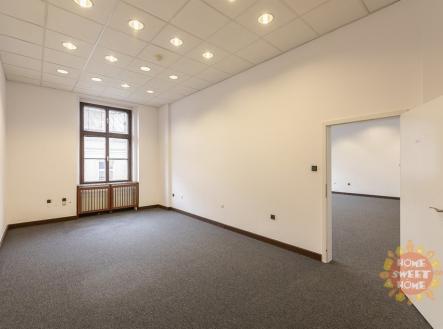 Pronájem kanceláře, 256 m²