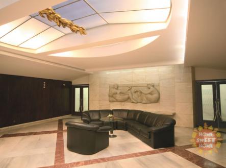 Pronájem kanceláře, 376 m²