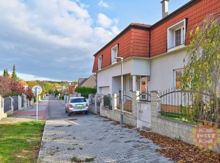 Pronájem domu/vily, 610 m² obrázek