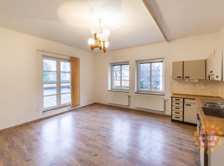 Pronájem kanceláře, 220 m²