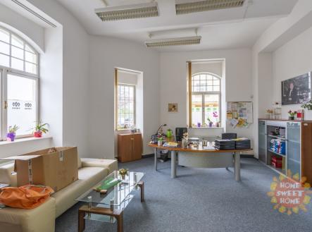 Pronájem kanceláře, 275 m² obrázek