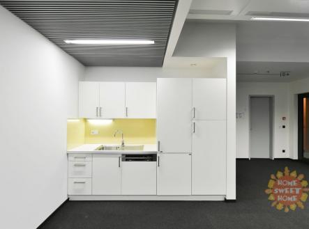 Pronájem kanceláře, 243 m²
