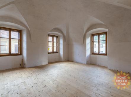 Prodej - hotel, 1 761 m²