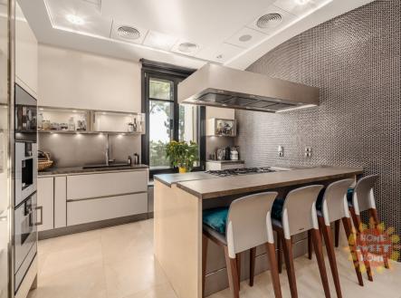 Prodej domu/vily, 1 190 m²