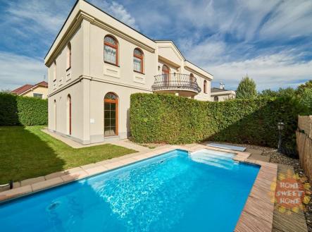 Pronájem domu/vily, 243 m²