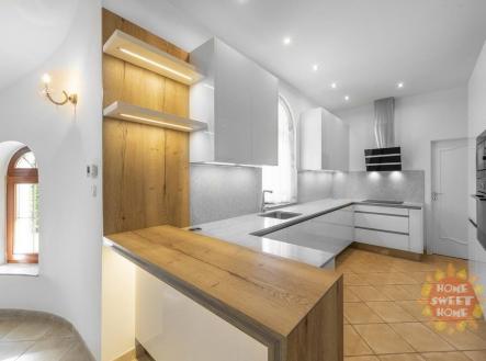 Pronájem domu/vily, 243 m²