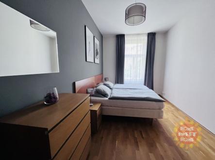 Pronájem bytu, 3+kk, 80 m²