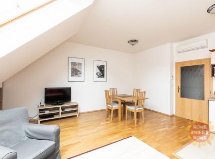 Pronájem bytu, 2+kk, 42 m²