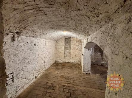 Pronájem - skladovací prostor, 68 m²
