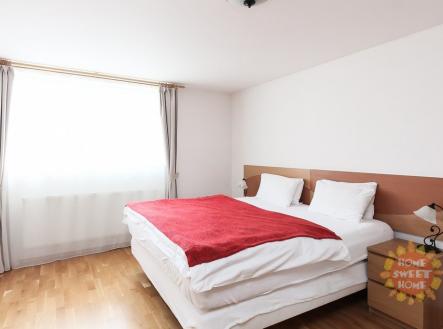 Pronájem bytu, 3+kk, 110 m²