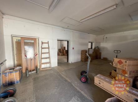 Pronájem - skladovací prostor, 145 m²