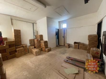 Pronájem - skladovací prostor, 145 m²
