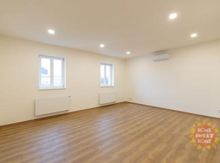 Pronájem bytu, 1+kk, 48 m²