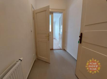 Pronájem bytu, 1+kk, 33 m²