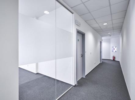 Pronájem kanceláře, 401 m²
