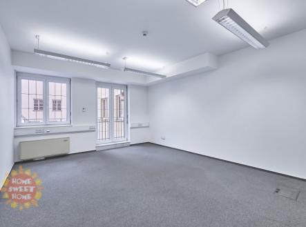 Pronájem kanceláře, 260 m²
