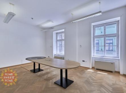 Pronájem kanceláře, 212 m²