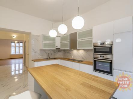 Pronájem bytu, 6+1, 200 m²