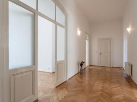 Pronájem kanceláře, 174 m²