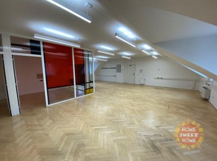 Pronájem kanceláře, 136 m²