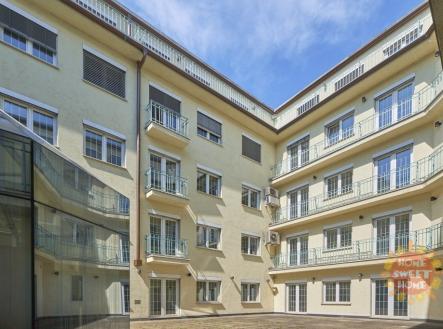 Pronájem kanceláře, 136 m²