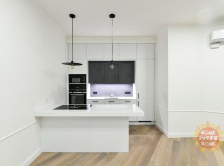 Pronájem bytu, 4+kk, 120 m²