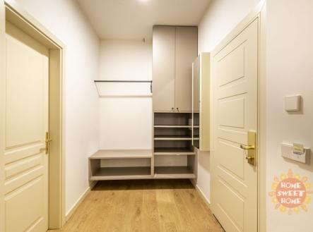 Pronájem bytu, 2+kk, 43 m²