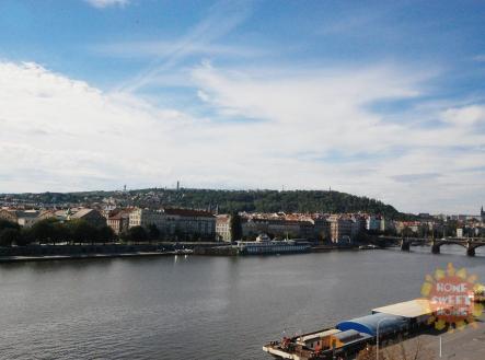 Pronájem kanceláře, 85 m²