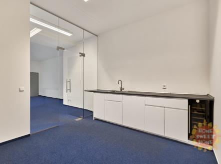 Pronájem kanceláře, 132 m²
