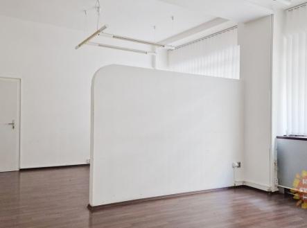 Pronájem kanceláře, 64 m²