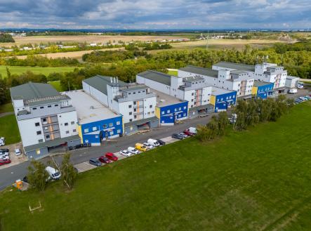 Pronájem skladovací prostor, 382 m²