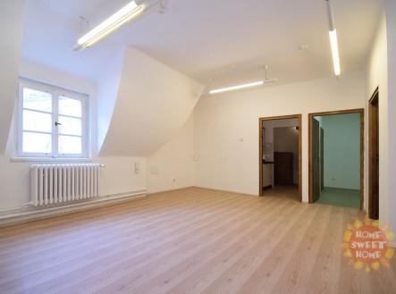 Pronájem kanceláře, 64 m²