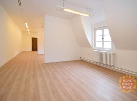 Pronájem kanceláře, 64 m²