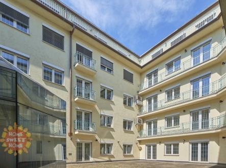 Pronájem kanceláře, 161 m²