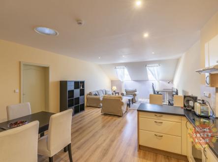 Pronájem bytu, 3+kk, 93 m²