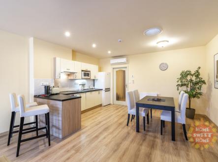 Pronájem bytu, 3+kk, 93 m²