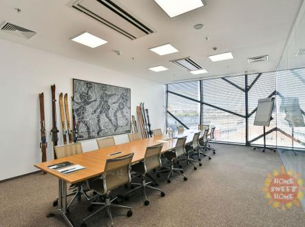 Pronájem kanceláře, 664 m²