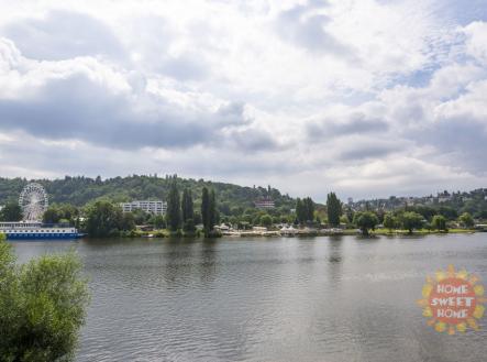 Pronájem obchodní prostor, 99 m²