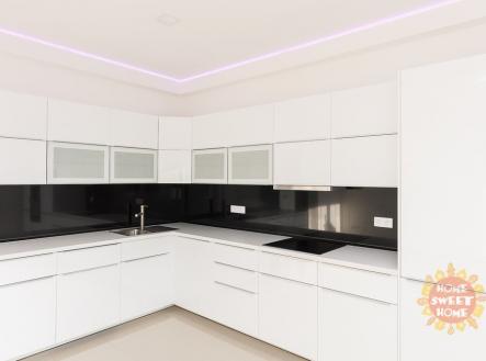 Pronájem bytu, 4+kk, 107 m²