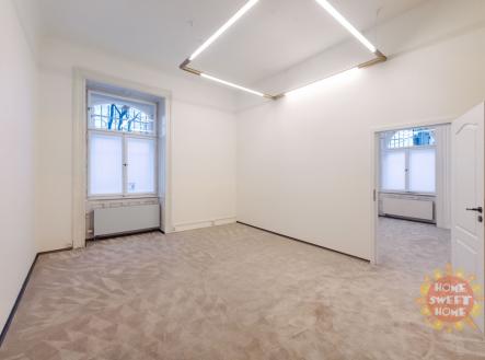 Pronájem kanceláře, 221 m²