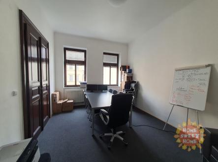 Pronájem kanceláře, 71 m²