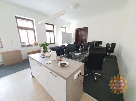 Pronájem kanceláře, 71 m²