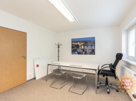 Pronájem kanceláře, 80 m²